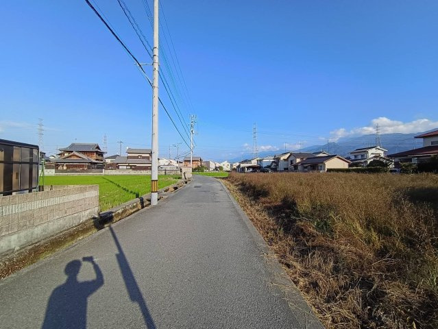 西条市樋之口①号地　売土地の前面道路含む現地写真