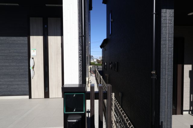 《仲介手数料無料》上尾市大字大谷本郷871-2(3号棟)新築一戸建てグラファーレの外観|撮影日 2025年11月28日 11:00 晴れ