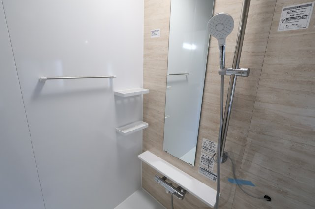 《仲介手数料無料》上尾市大字大谷本郷871-2(3号棟)新築一戸建てグラファーレの浴室|撮影日 2025年11月28日 11:00 晴れ