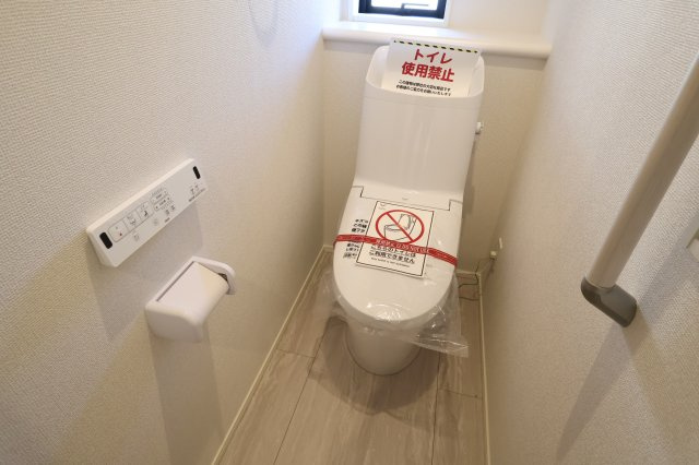 《仲介手数料無料》上尾市大字大谷本郷871-2(3号棟)新築一戸建てグラファーレのトイレ|撮影日 2025年11月28日 11:00 晴れ