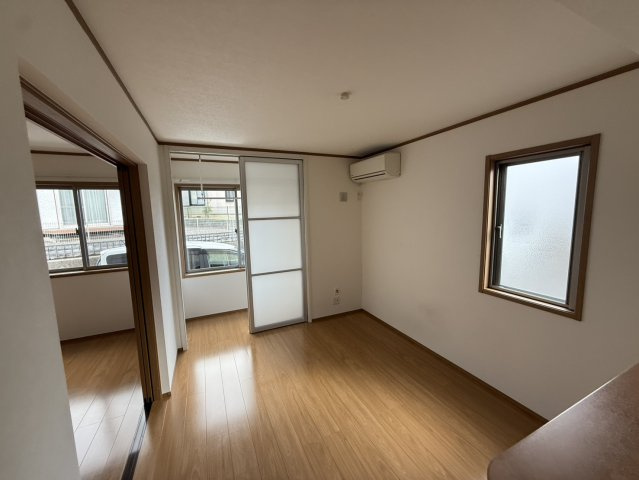 ドミール高山の居間・リビング