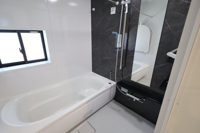《仲介手数料無料》上尾市大字大谷本郷871-2新築一戸建てグラファーレの浴室|撮影日 2025年11月28日 11:00 晴れ