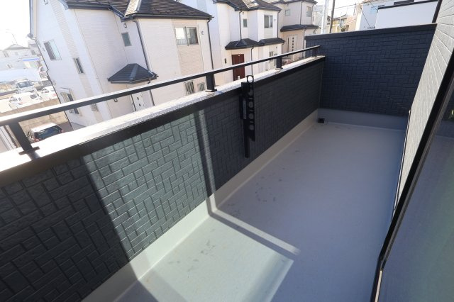 《仲介手数料無料》上尾市大字大谷本郷871-2新築一戸建てグラファーレのバルコニー|撮影日 2025年11月28日 11:00 晴れ