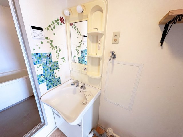 サニータウン羽倉崎駅前参番街の独立洗面台