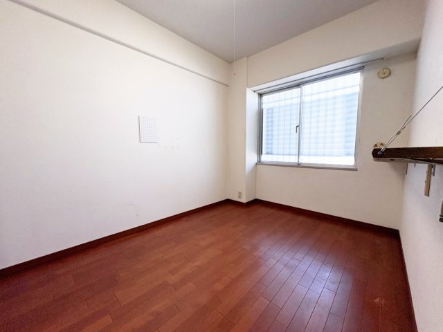 サニータウン羽倉崎駅前参番街の洋室