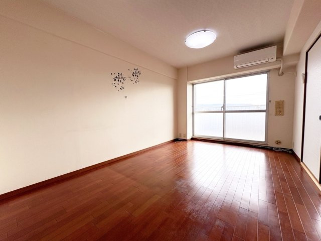 サニータウン羽倉崎駅前参番街の居間・リビング