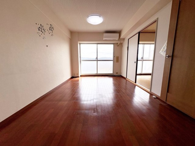 サニータウン羽倉崎駅前参番街の居間・リビング