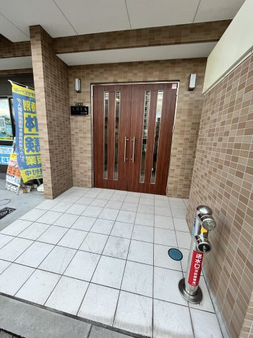 CREA放出西のエントランス