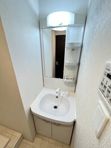 CREA放出西の洗面所