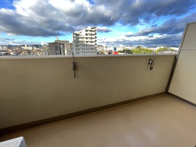 CREA放出西のバルコニー