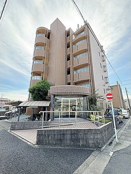 第6田中ビルの外観