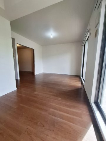 甲子園三番町ハイツの居間・リビング