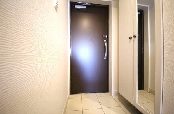 アレーヌコート野並の玄関