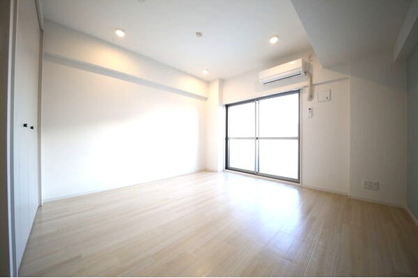 アレーヌコート野並の居間・リビング