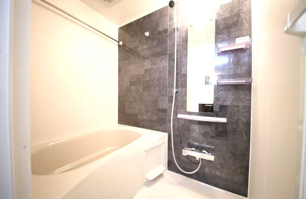 アレーヌコート野並の浴室