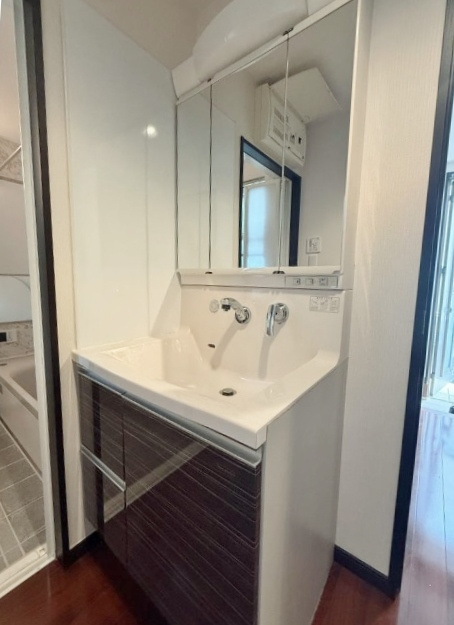 豊島区西巣鴨2丁目の洗面所|洗面室もゆったりとした広さがあります