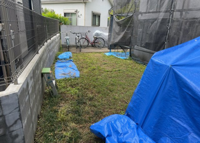 【中庭】 | アートイン八王子 | 中庭（パティオ）とは、一つの建築物の内部に設けられた、壁などで囲われている庭のことを指します。コの字型、ロの字型が主流ですが、L字型の中庭もあります。最近では、インテリア性の高さからも人気があります。