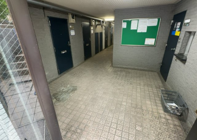 【ロビー】 | アートイン八王子 | ラウンジは、マンションの共用スペースに椅子やテーブルなどを配置した利用者が寛げる空間です。屋内型ラウンジと屋外型ラウンジがあります。共用部分の管理状況と合わせて、詳細については現地でご確認ください。