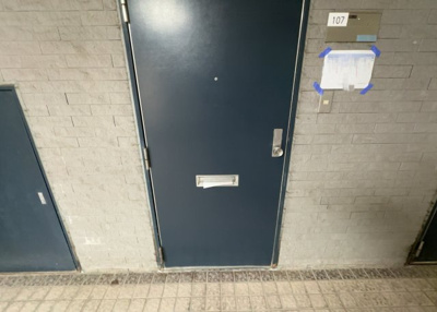 【その他】 | アートイン八王子 | 玄関は家の顔でもあり、家族以外の目にも止まる場所です。玄関は外との間を仕切る扉、靴などをしまっておく収納スペース、靴脱ぎのたたきスペース、来客とのやり取りをするドアホンなど複数のアイテムからなります。