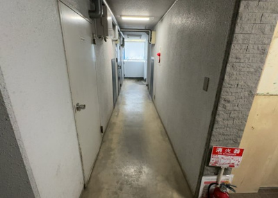 【その他】 | アートイン八王子 | 共有部分は、住民なら誰もが使える設備のこと。例えば駐車場やエレベーター、インターネット設備、セキュリティ設備などがあります。他にも、マンションの廊下・外部階段やエントランス・ゴミ置き場などがあります。