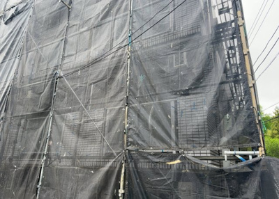 【その他】 | アートイン八王子 | 一般的なバルコニーは、奥行1.5ｍ程ですが、ワイルドバルコニーは2ｍまで広がっています。そのため洗濯物の間隔をあけ干すことができ、乾きやすいというメリットや、ガーデニングが楽しめる等の特徴があります。