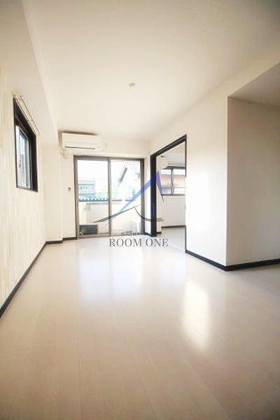 ラ・フォート東日暮里の居間・リビング|洋室のお部屋です。