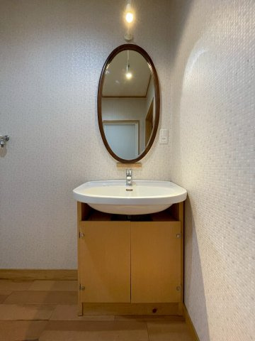 富士宮市内房　中古戸建　（130.17坪）の独立洗面台