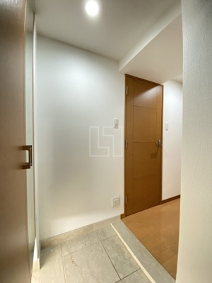 【玄関】 | リーガル南船場III | リーガル南船場III　玄関スペース