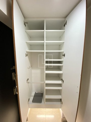 【収納】 | リーガル南船場III | リーガル南船場III　下駄箱