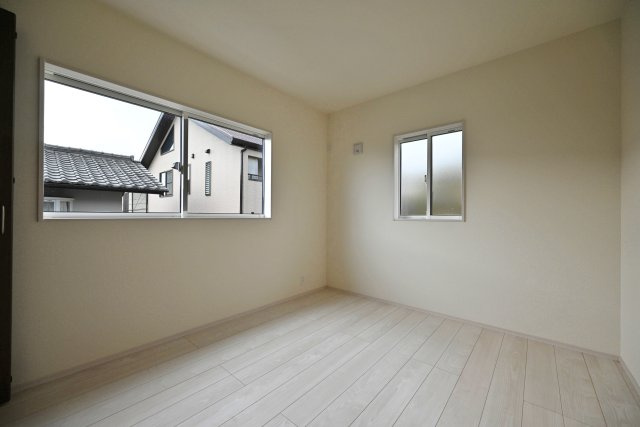 ブルーミングガーデン逆瀬台5丁目新築一戸建て|4LDK+並列駐車2台可の洋室|-洋室約5.5帖(2F)-