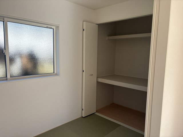 植田町横町 新築一戸建ての収納