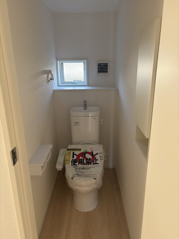 植田町横町 新築一戸建てのトイレ