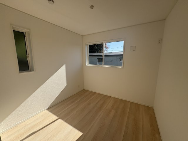 植田町横町 新築一戸建ての洋室