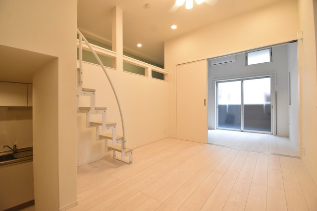 SayaReine Sugimotoの居間・リビング