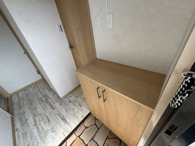 ジュネス青山の玄関|シューズボックスのある玄関です。