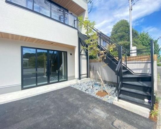 大津市石山寺３丁目の店舗事務所の外観