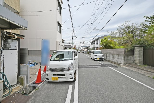 エムズガーデン西難波町4丁目新築一戸建│3SLDK+並列駐車2台可の前面道路含む現地写真|前面道路は北側7.2ｍ公道です。