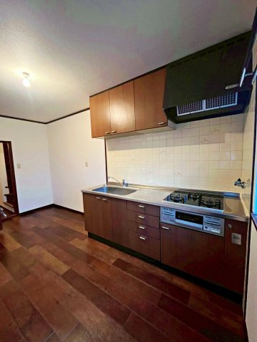 門真市大池町のキッチン|約7.5帖のダイニングキッチン。