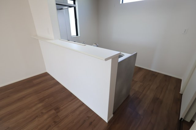 《仲介手数料無料》南区根岸２丁目21-13新築一戸建てグラファーレのキッチン|撮影日 2025年11月20日 12:40 晴れ