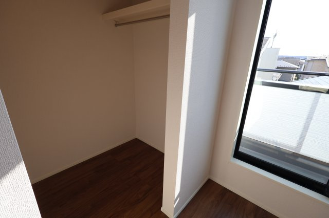 《仲介手数料無料》南区根岸２丁目21-13新築一戸建てグラファーレの収納|撮影日 2025年11月20日 12:40 晴れ