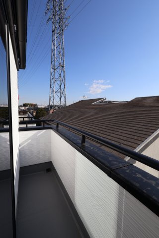 《仲介手数料無料》南区根岸２丁目21-13新築一戸建てグラファーレのバルコニー|撮影日 2025年11月20日 12:40 晴れ