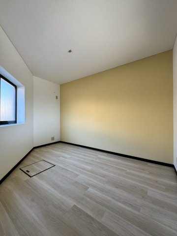 寝屋川市中木田町の洋室