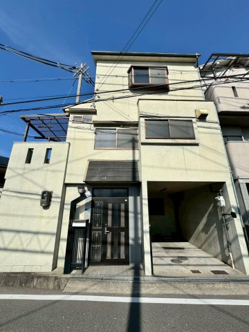 寝屋川市中木田町の外観|木・鉄筋コンクリート造3階建て
