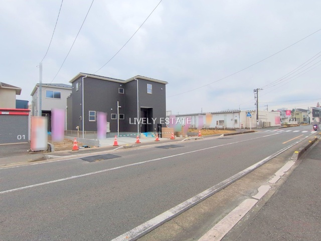 越谷市東越谷6丁目 新築分譲住宅 全3棟 3号棟の前面道路含む現地写真