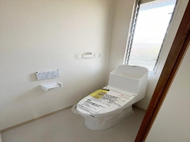 イトーピア一碧 アトリエ付きの平屋建て3LDKのトイレ|トイレも入れ替えてあります