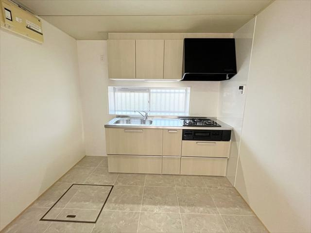 イトーピア一碧 アトリエ付きの平屋建て3LDKのキッチン|リフォームされ清潔感のあるキッチン