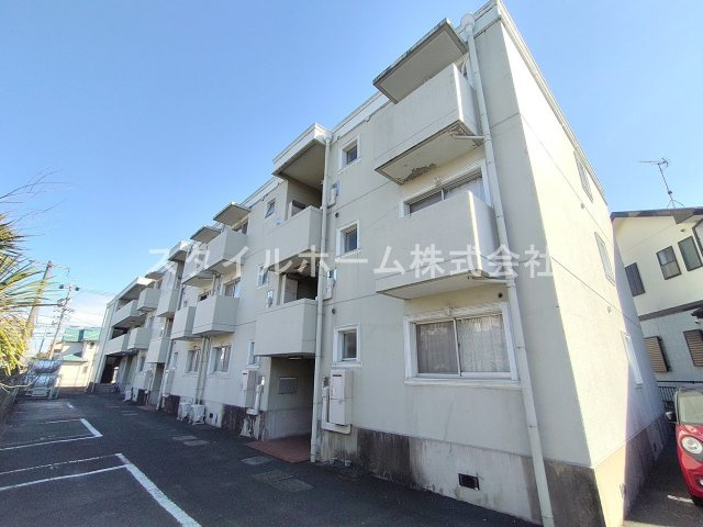 グリーンコーポ草間の外観