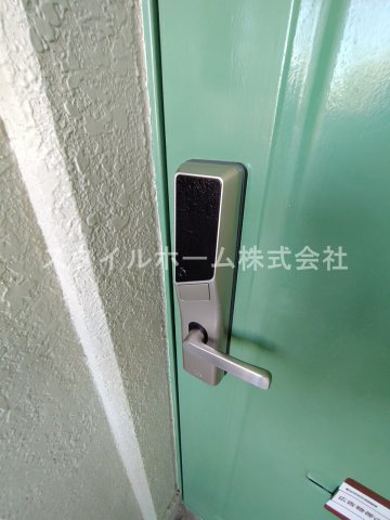 グリーンコーポ草間の玄関