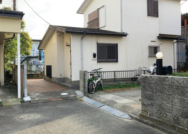 【外観】 | 土地の面積＝住宅面積ではありません。建ぺい率の問題などで、土地のある場所によって住宅を建てられる面積は限られています。高さもしかり、「土地」という言葉の中には、建築条件も含まれると考えておきましょう。