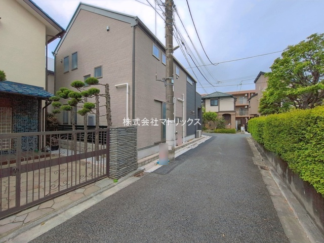 練馬区南田中5丁目　太陽光発電搭載　認定低炭素住宅　限定2棟の前面道路含む現地写真